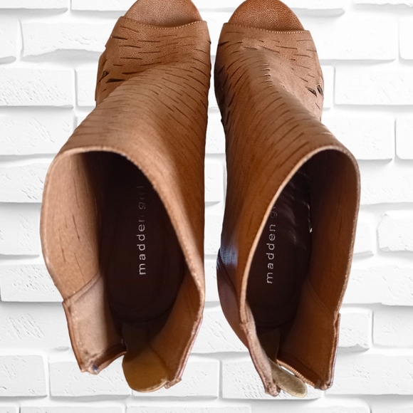 Madden Girl Rockella Women's Tan Leather Open Toe Zip Up Ankle Boots - Picture 15 of 16